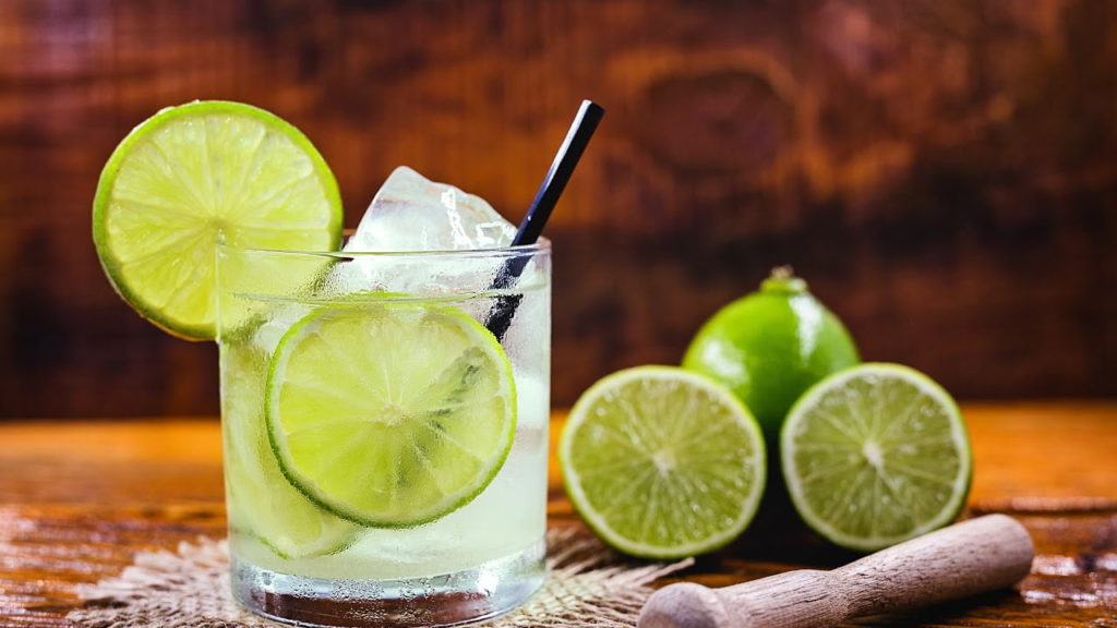 caipirinha de limão tradicional